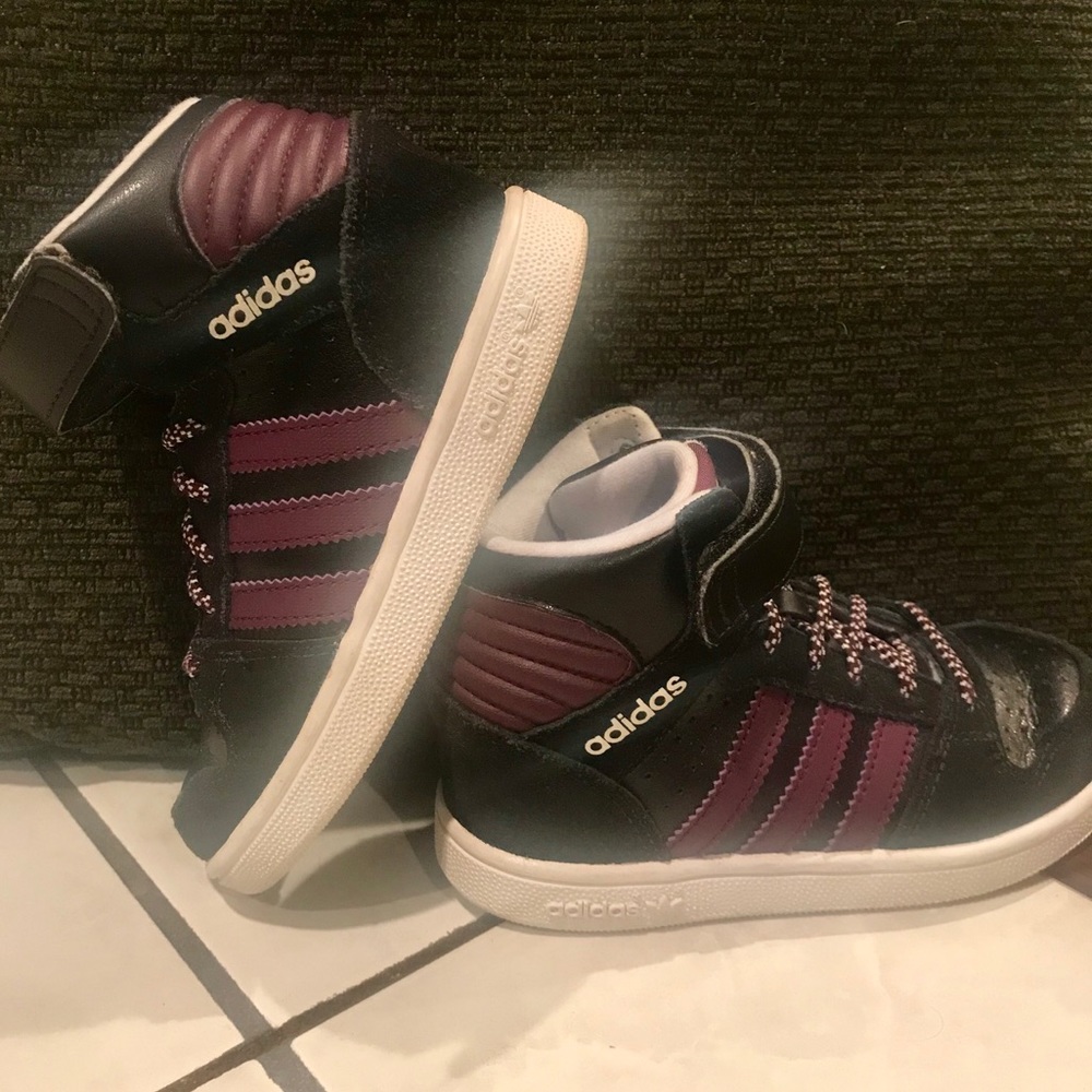 EUC girls Adidas Hightops! 👟